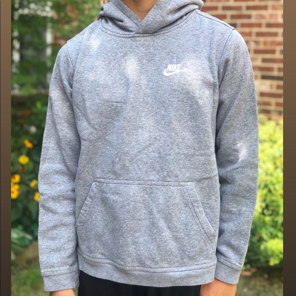 Nike Gray Standard Fit Youth XL Hoodie